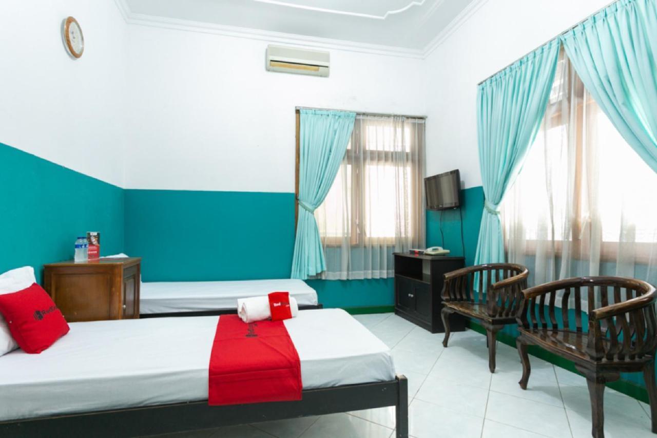 Готель Reddoorz Syariah Near Alun Alun Magelang Bayeman Екстер'єр фото