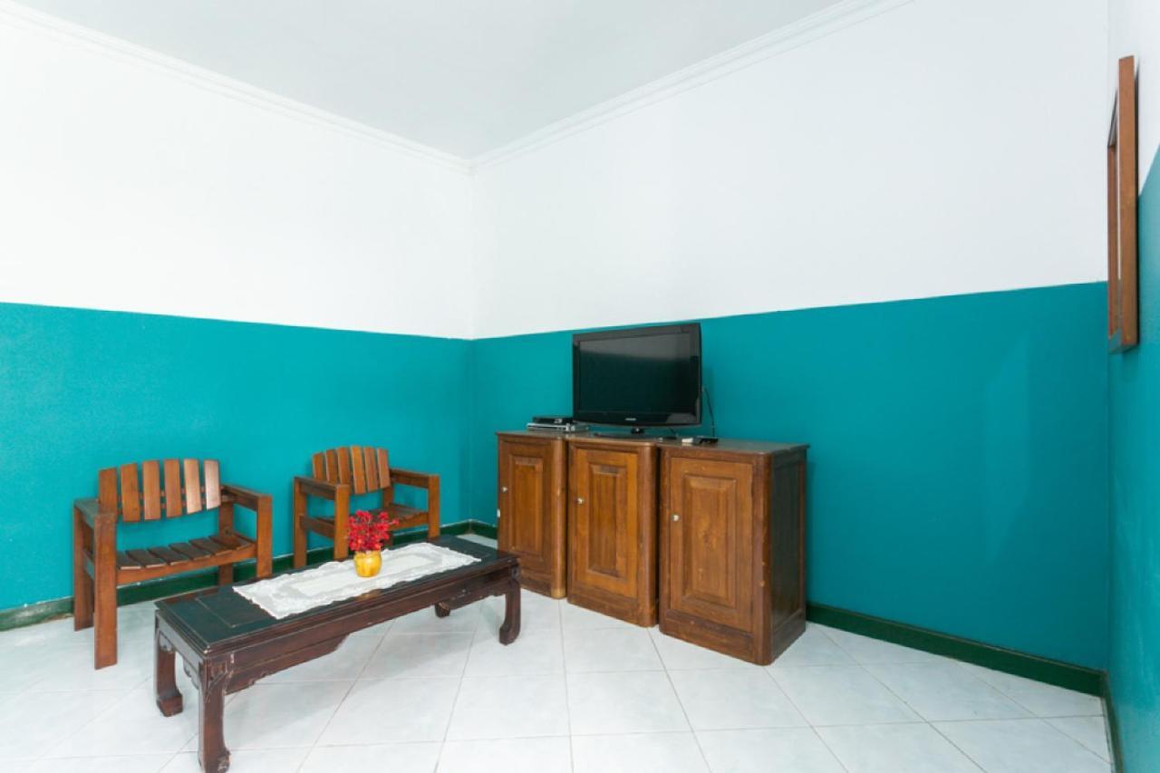 Готель Reddoorz Syariah Near Alun Alun Magelang Bayeman Екстер'єр фото