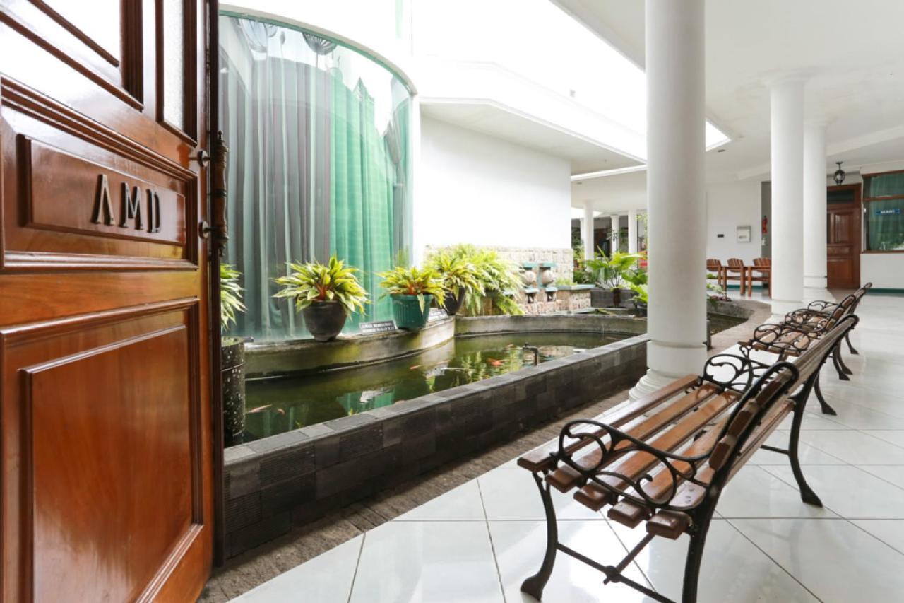 Готель Reddoorz Syariah Near Alun Alun Magelang Bayeman Екстер'єр фото