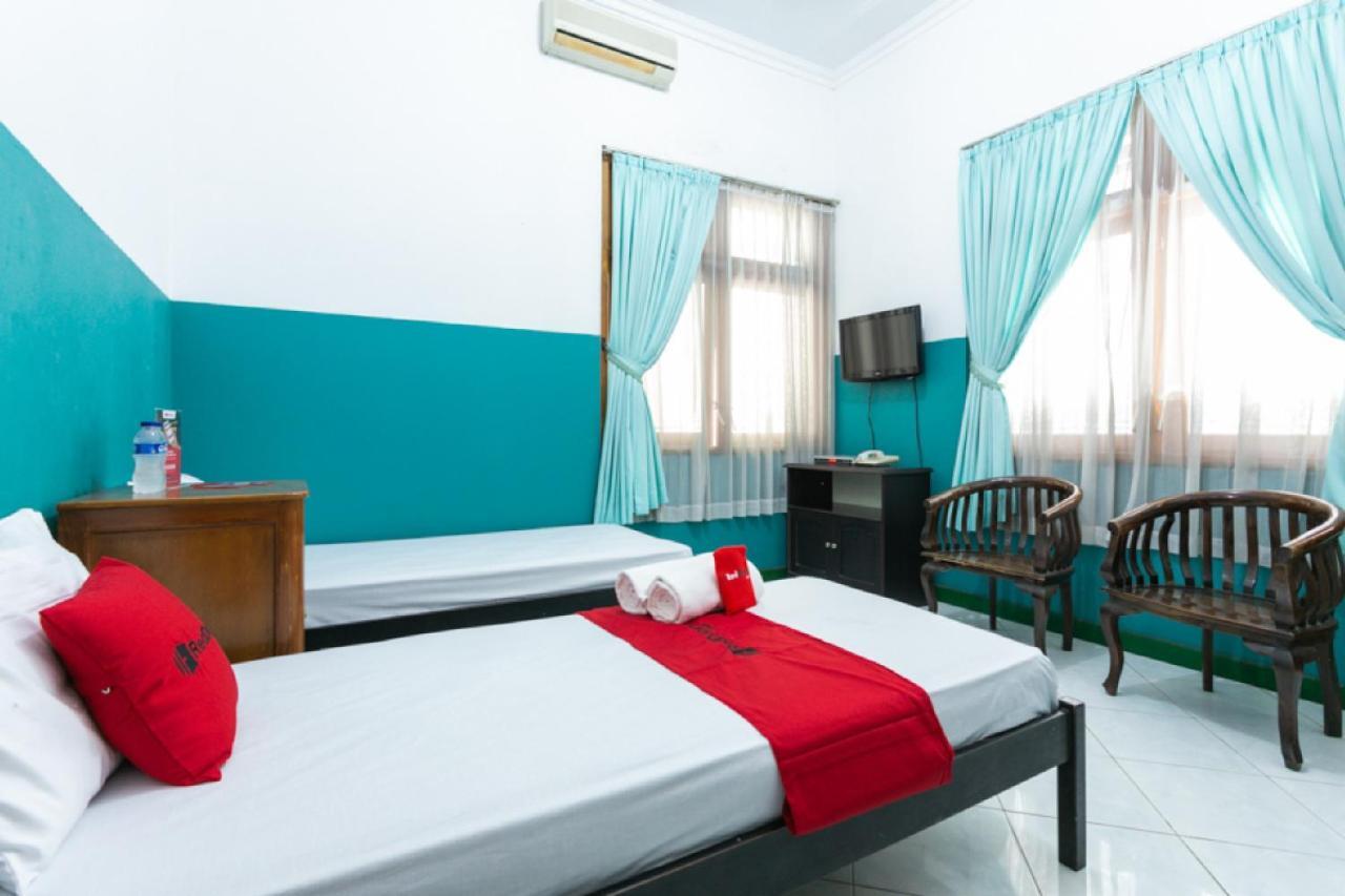 Готель Reddoorz Syariah Near Alun Alun Magelang Bayeman Екстер'єр фото