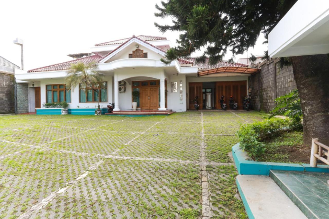 Готель Reddoorz Syariah Near Alun Alun Magelang Bayeman Екстер'єр фото