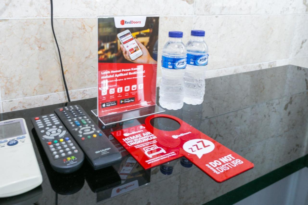 Готель Reddoorz Syariah Near Alun Alun Magelang Bayeman Екстер'єр фото