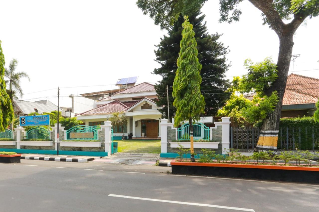 Готель Reddoorz Syariah Near Alun Alun Magelang Bayeman Екстер'єр фото