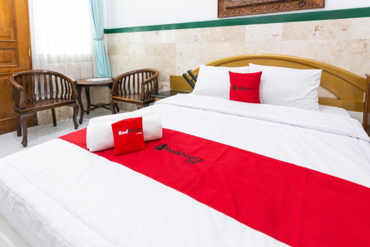 Готель Reddoorz Syariah Near Alun Alun Magelang Bayeman Екстер'єр фото
